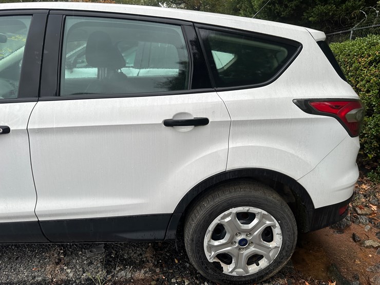 2017-ford-escape-image-29