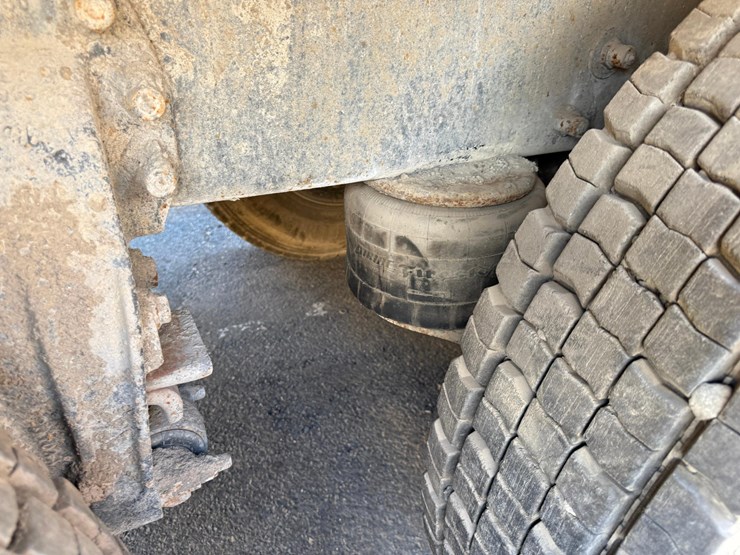 1997-peterbilt-378-image-8