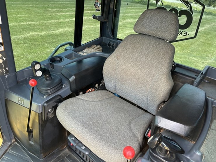 2020-deere-750k-lgp-image-3