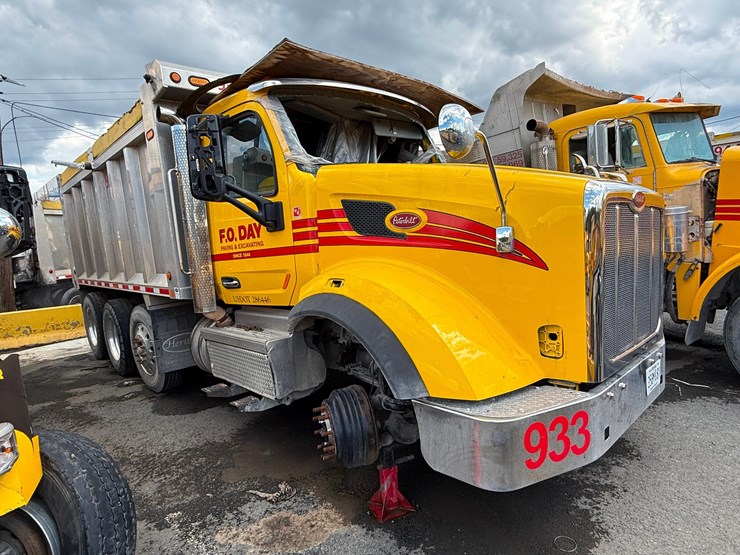 2018-peterbilt-567-image-2