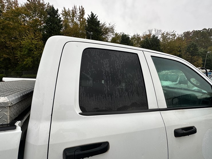 2015-dodge-ram-1500-image-17