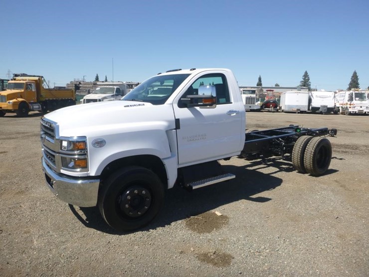 2023-chevrolet-silverado-image-1