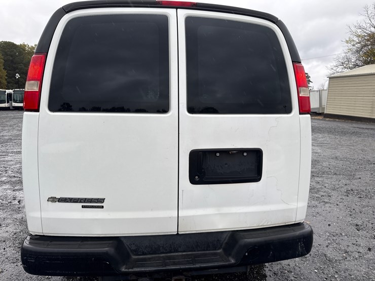 2014-utility-van-image-7