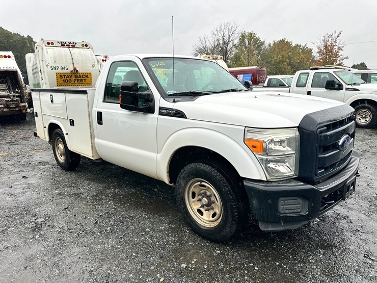 2016-ford-f250-xl-image-1