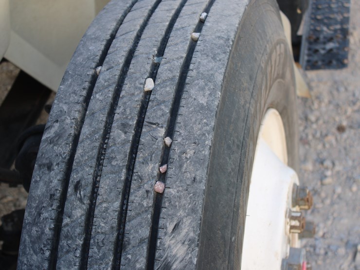 2004-international-durastar-4300-image-100