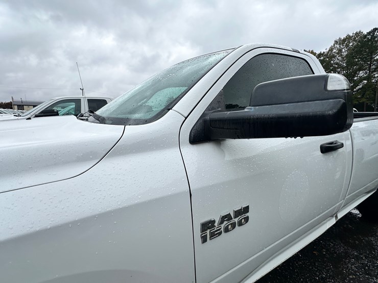 2015-dodge-ram-1500-image-35