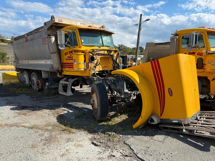 2003-peterbilt-378-image-2