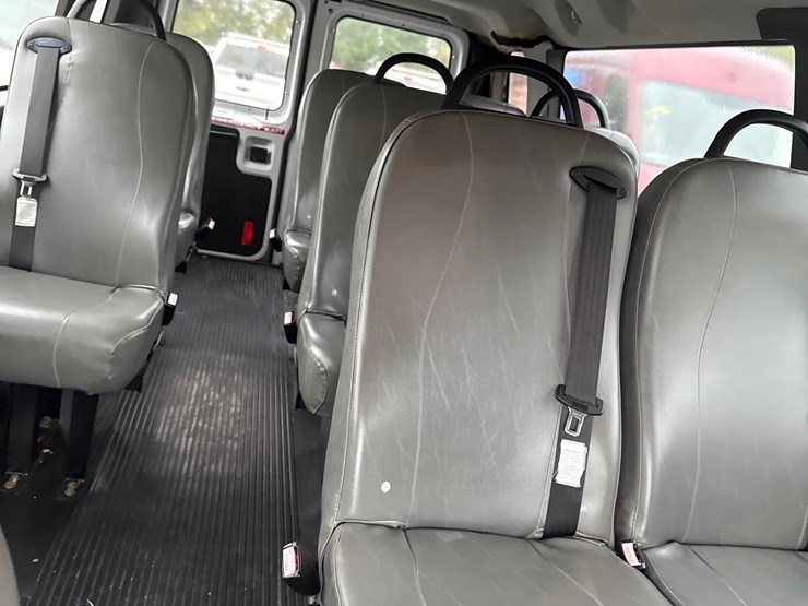 2009-ford-e350-image-36