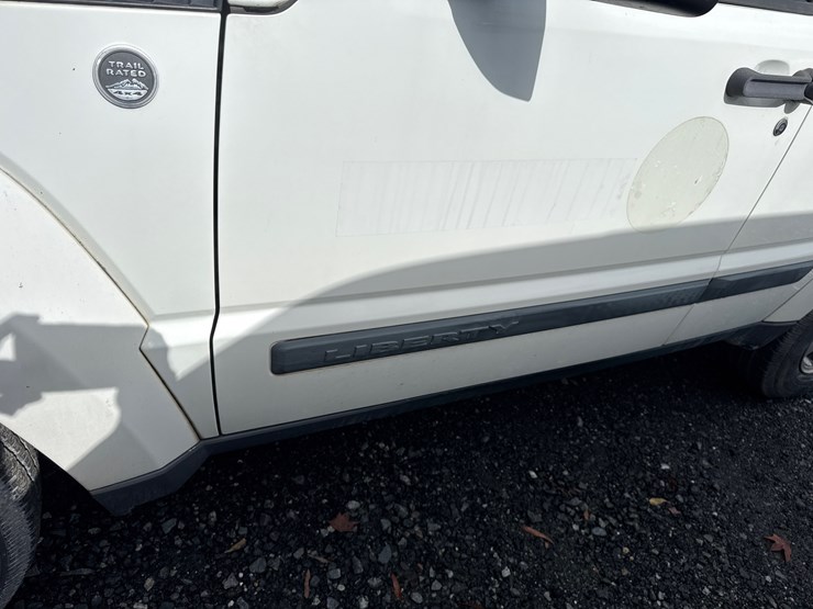 2008-jeep-liberty-image-35