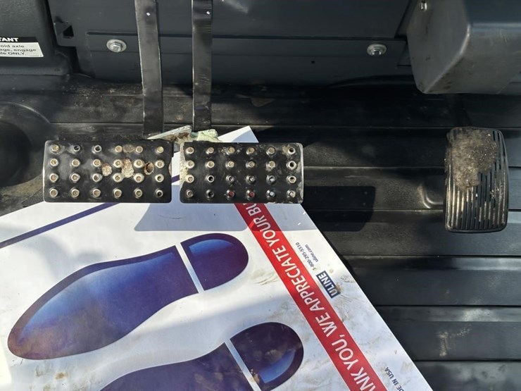 2020-deere-310l-ep-image-47