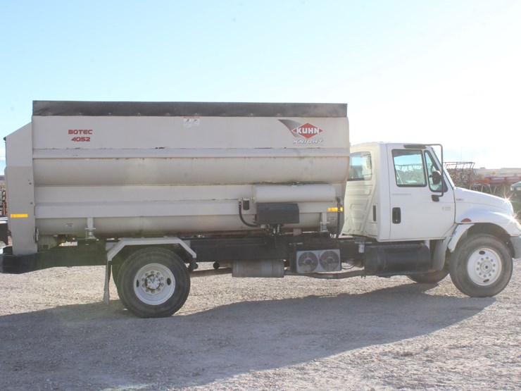 2004-international-durastar-4300-image-10