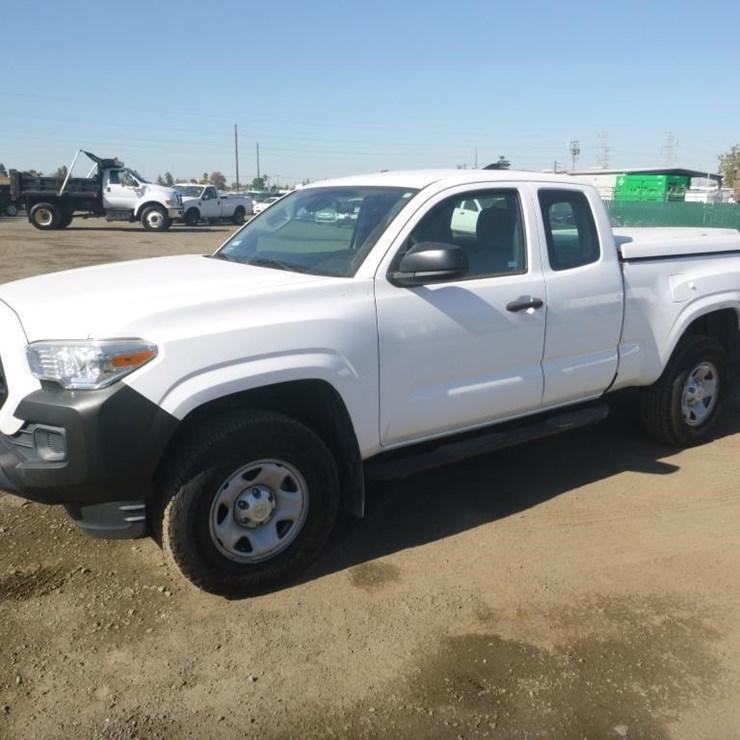 2018 TOYOTA TACOMA