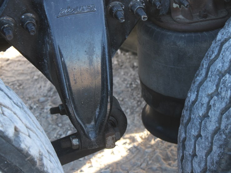 2016-freightliner-cascadia-125-image-24