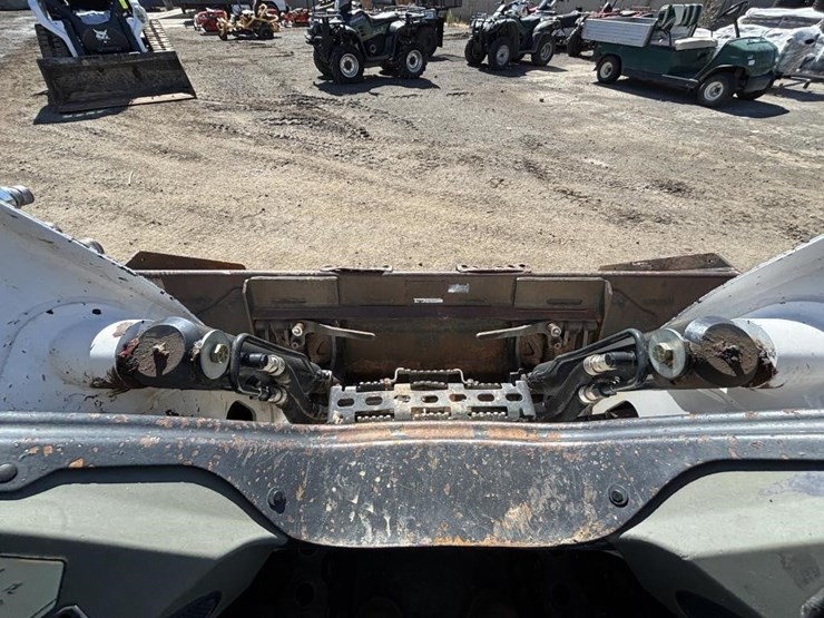 2016-bobcat-t770-image-21