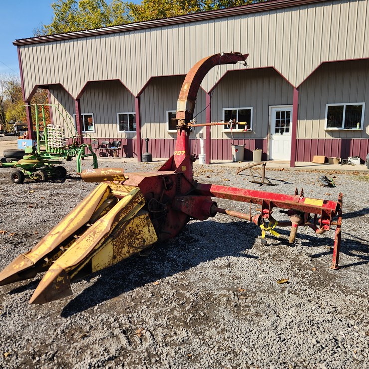 NEW HOLLAND 707