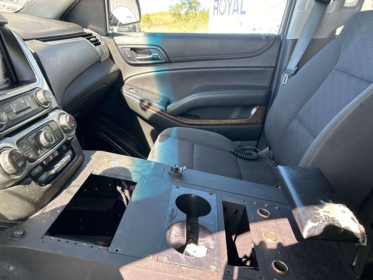 2018-chevrolet-tahoe-image-17