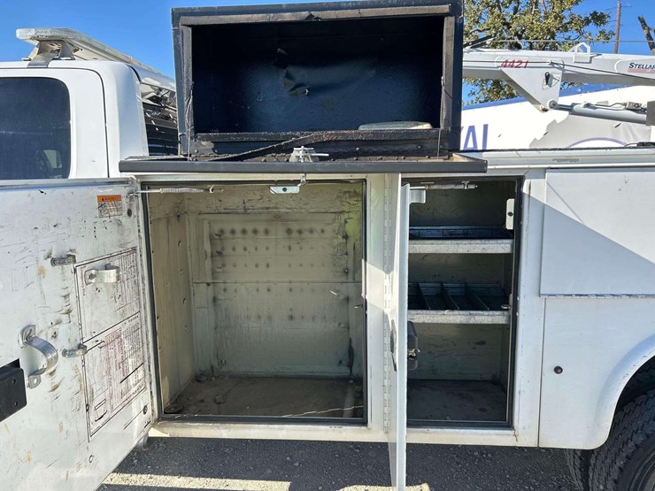 2016-dodge-ram-5500-4x4-crew-cab-stellar-4421-4,000lb-2-ton-crane-service-truck-image-20