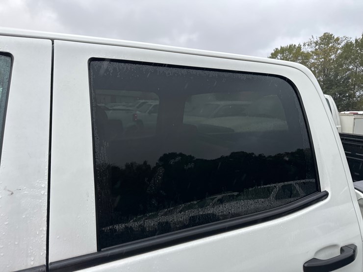 2016-chevrolet-silverado-image-34