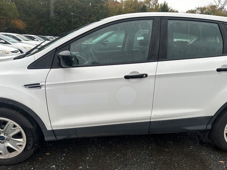 2015-ford-escape-image-3