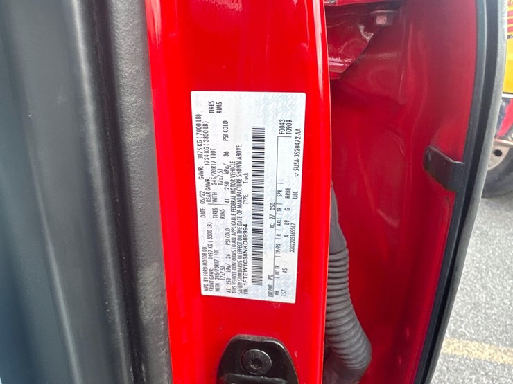 2022-ford-f150-xl-image-18