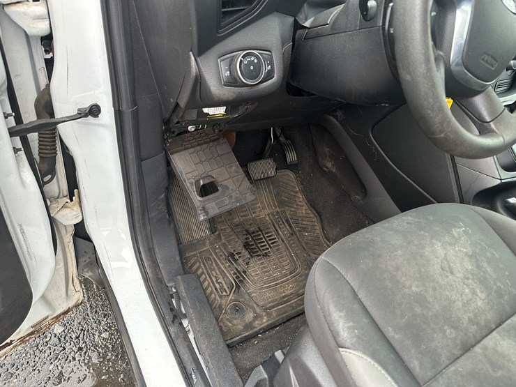 2015-ford-escape-image-17