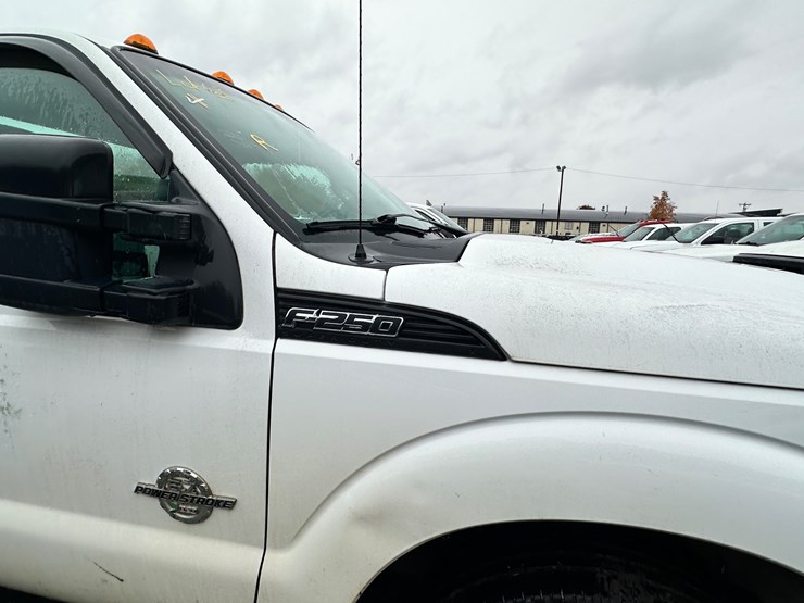 2012-ford-f250-xl-image-32