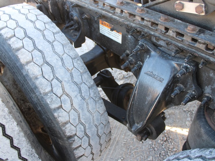 2016-freightliner-cascadia-125-image-26