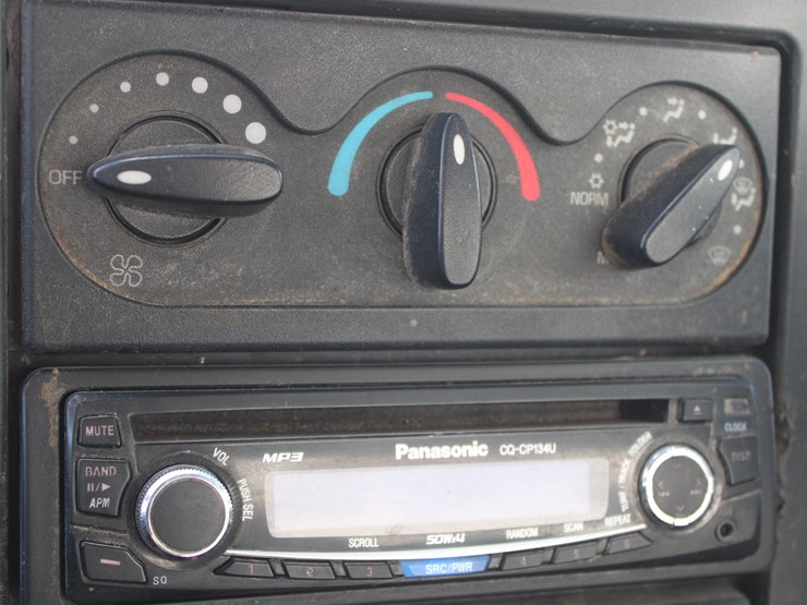 2004-international-durastar-4300-image-37