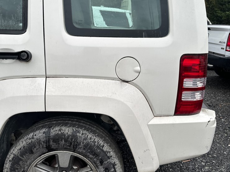 2008-jeep-liberty-image-8