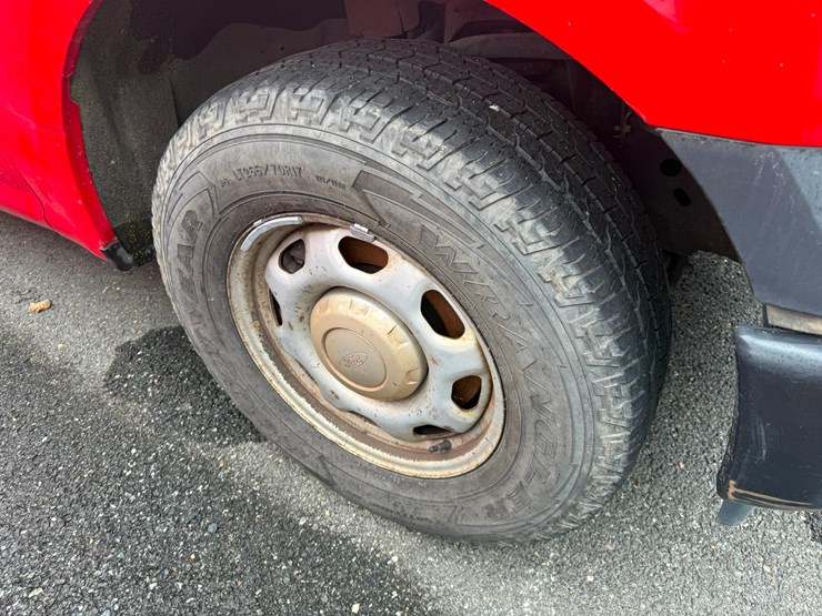 2017-ford-f150-xl-image-16