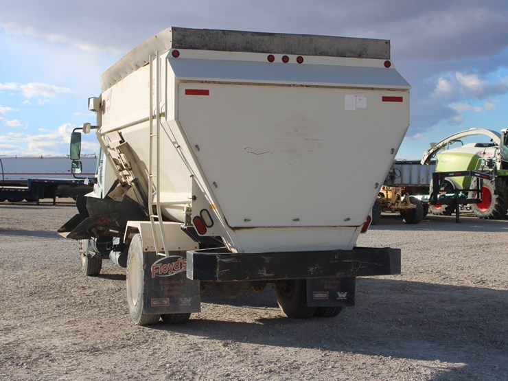 2004-international-durastar-4300-image-6