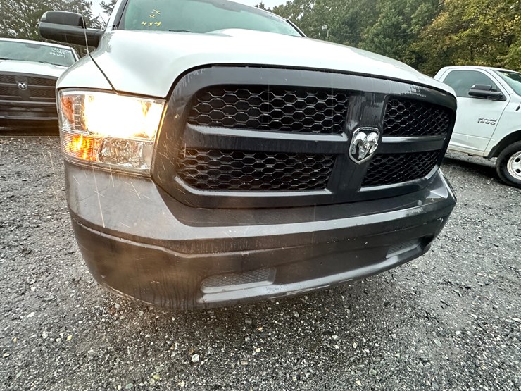 2015-dodge-ram-1500-image-25