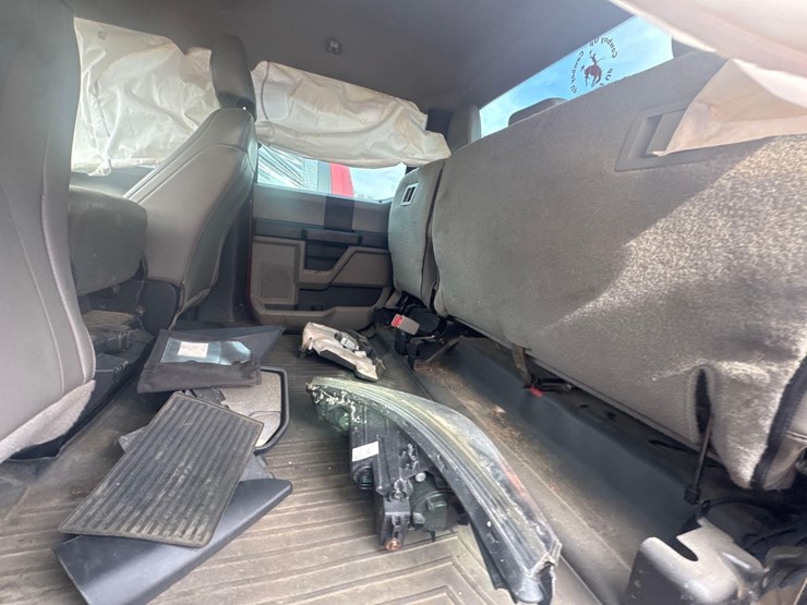 2015-ford-f150-xl-image-13