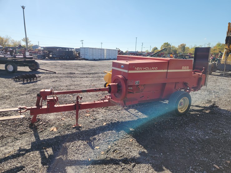 new-holland-565-image-9