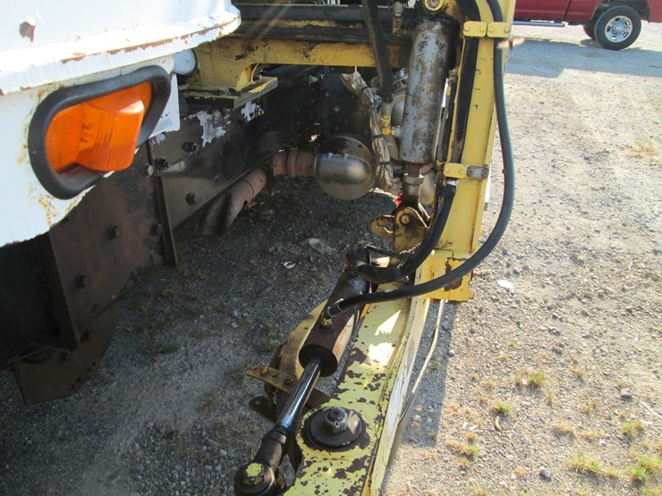 2016-freightliner-108sd-image-29