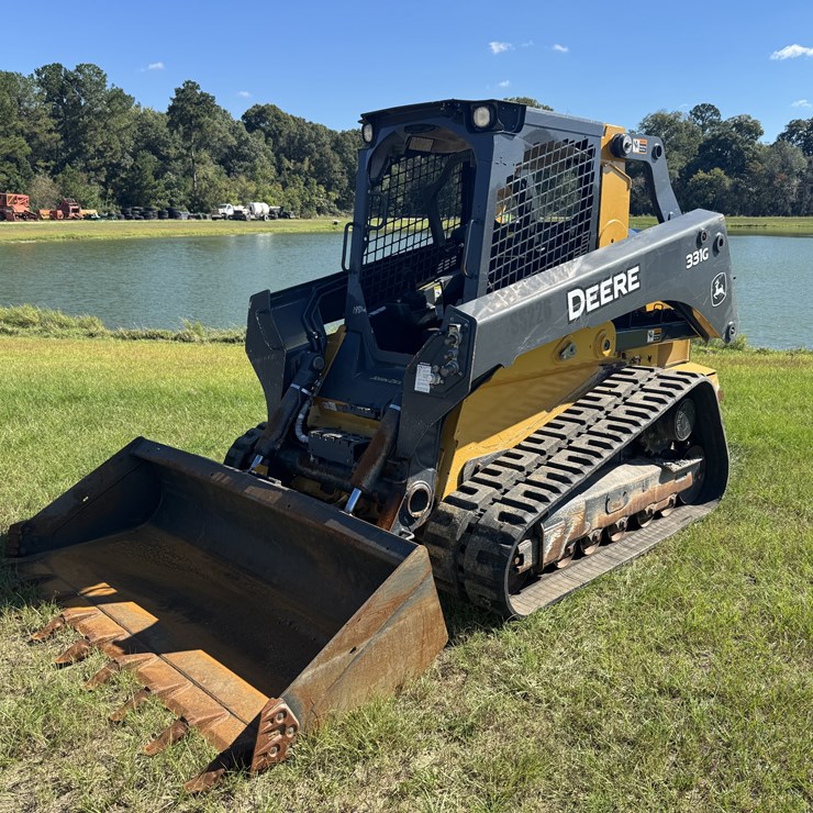 DEERE 331G