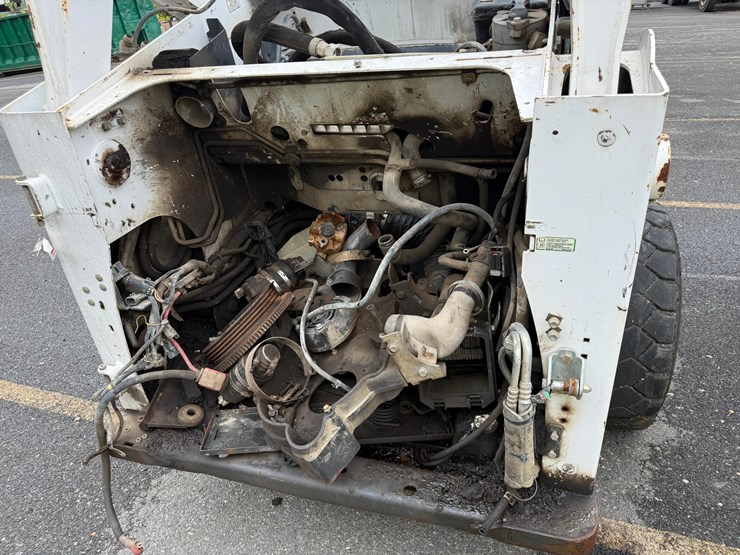 2016-bobcat-s650-image-12