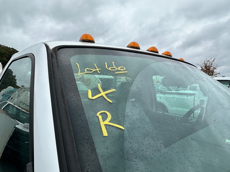 2015-ford-f350-xl-image-2