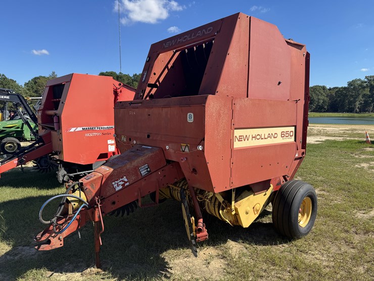 new-holland-650-image-1