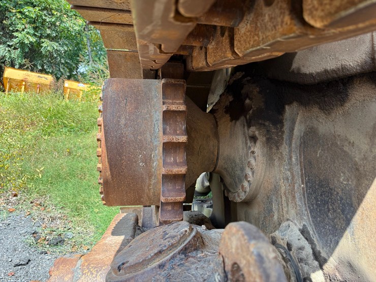 caterpillar-d8n-image-11