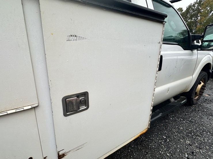 2014-ford-f350-xl-image-17