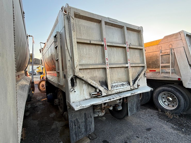 2003-peterbilt-378-image-4