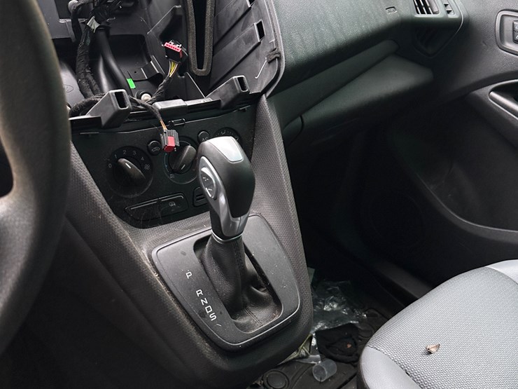 2016-ford-transit-connect-image-19