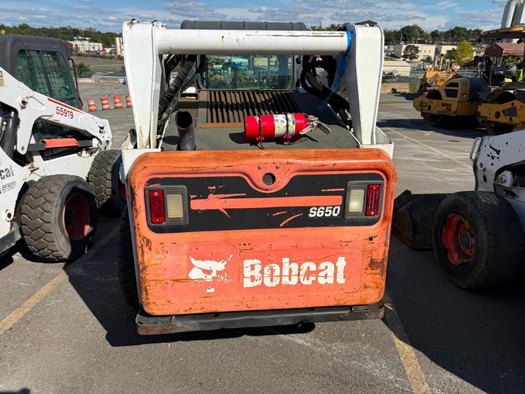 2015-bobcat-s650-image-5