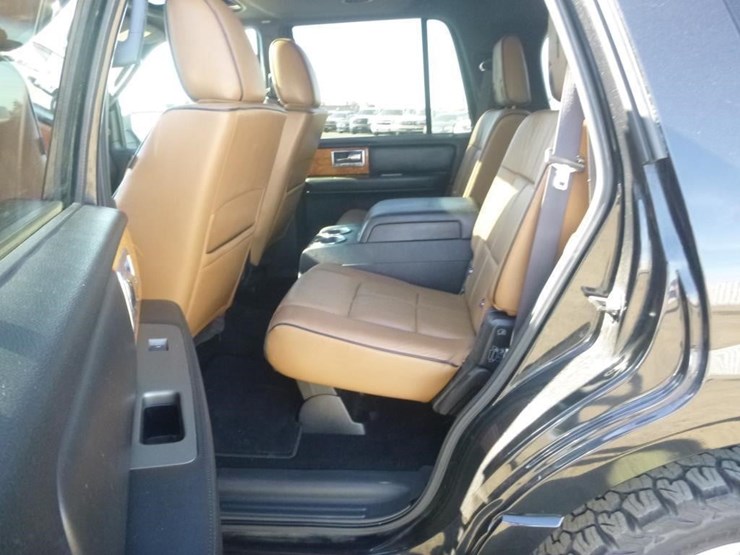 2012-lincoln-navigator-image-7