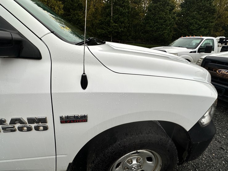 2015-dodge-ram-1500-image-23