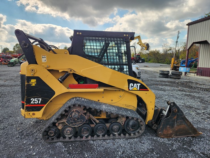 caterpillar-257-image-23