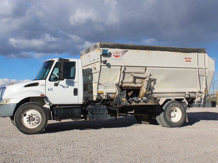 2004-international-durastar-4300-image-1
