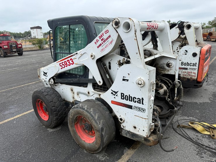 2016-bobcat-s650-image-3