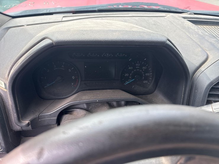 2015-ford-f150-xl-image-15